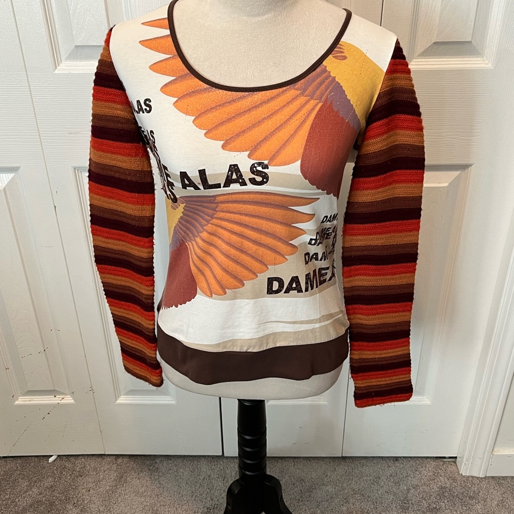 Creola size M/L t shirt with knit sleeves
